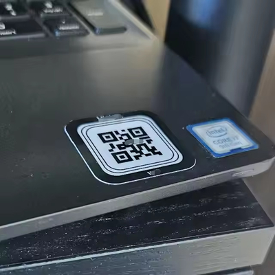 Adesivo NFC a prova d'acqua personalizzato sul portatile, telefono cellulare Checkpoint IT Asset